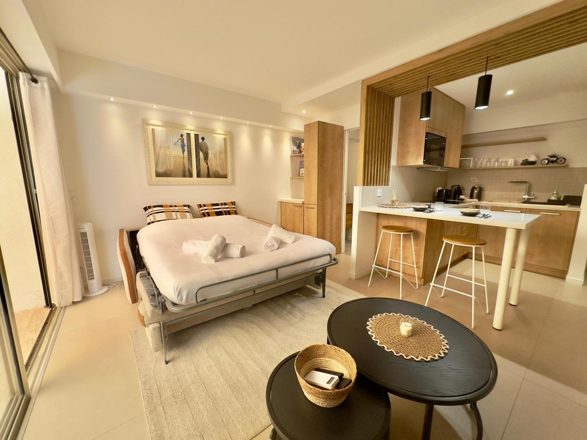 Evasion Boheme - Studio Avec Terrasse Au Coeur De Cannes Bagian luar foto